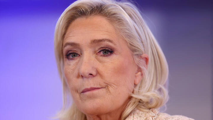 Inicia juicio de apelación a condena de Le Pen por corrupción; su candidatura presidencial para 2027 pende de un hilo