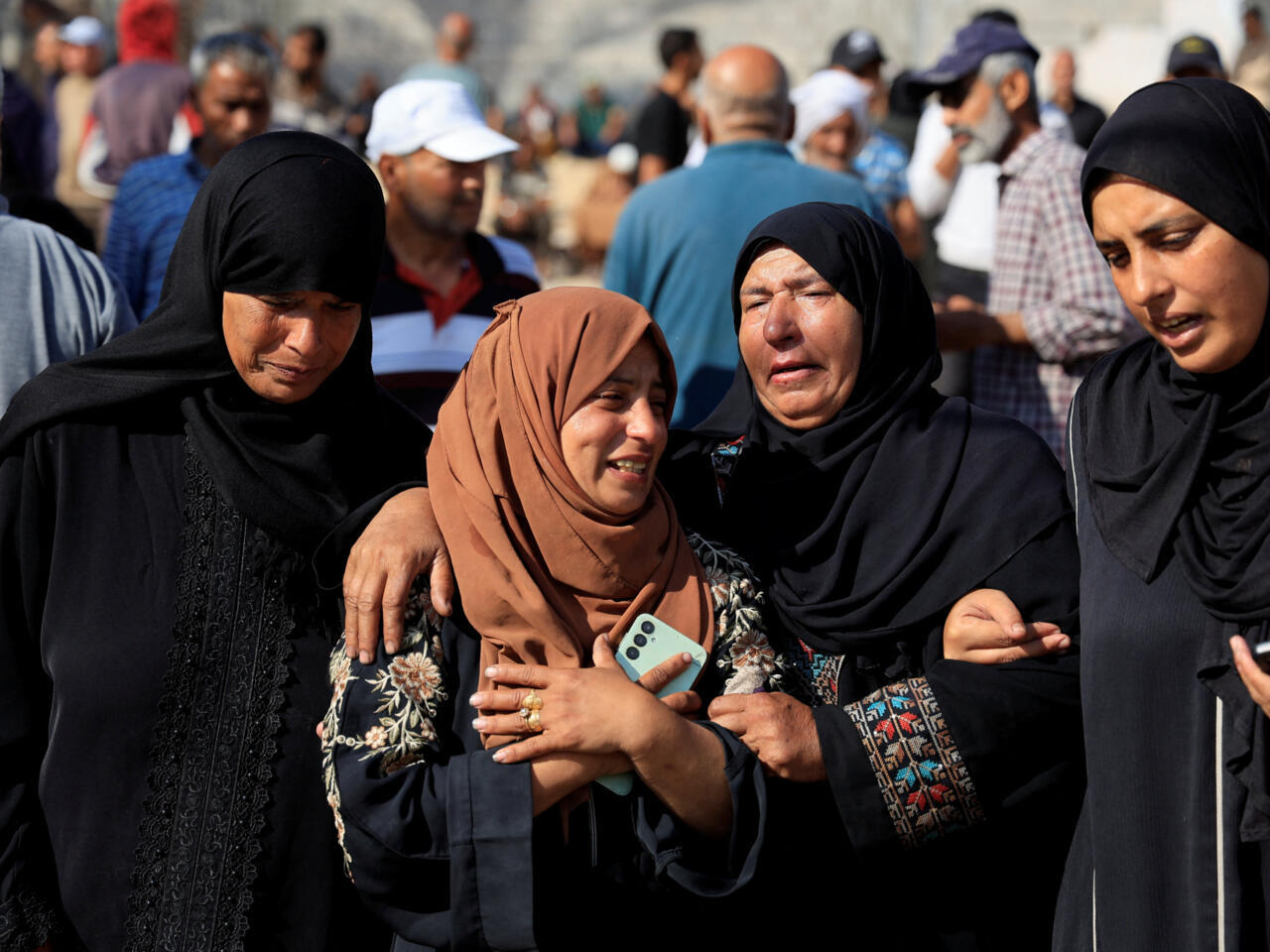 Gaza : au moins 27 morts dans de nouveaux tirs israéliens près d'un centre  d'aide humanitaire