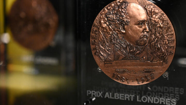 The medal of the Albert Londres journalism prize.