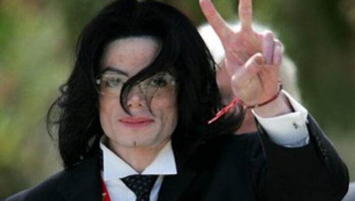 A thriller of a garage sale: Michael Jackson auctions his belongings