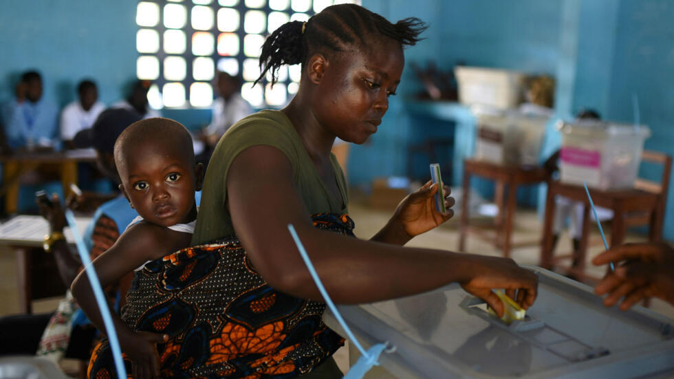 Sierra Leona celebró históricas elecciones generales en total calma