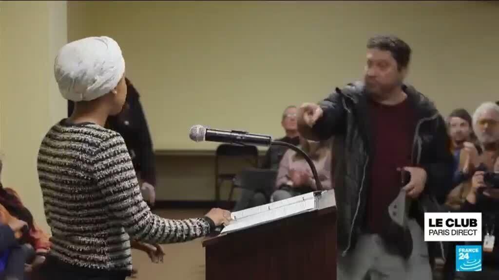 États-Unis : Ilhan Omar aspergée d’un liquide lors d’un discours à Minneapolis