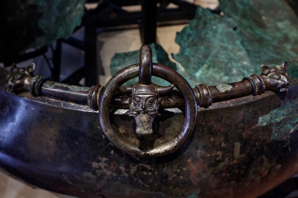 Le chaudron du prince de Lavau est l'un des objets de l'exposition "Lavau, un prince celte en bord de Seine", au Musée d'Art moderne de Troyes, le 22 janvier 2026.