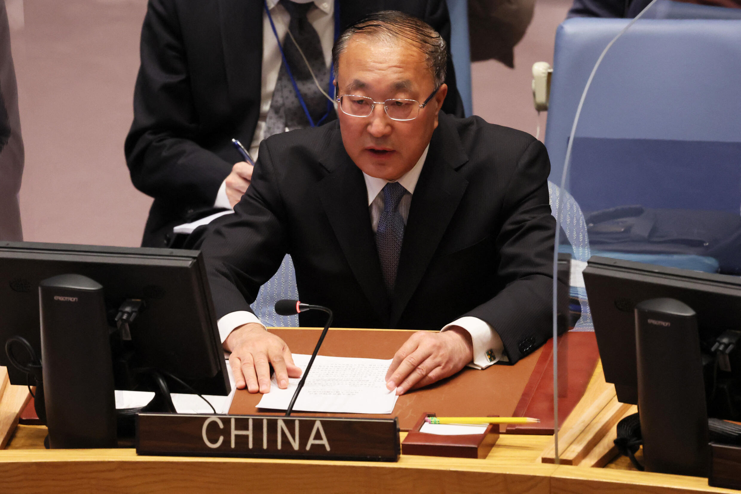 Archivo. Zhang Jun, Representante Permanente de China, habla durante la reunión del Consejo de Seguridad de las Naciones Unidas en las Naciones Unidas el 19 de abril de 2022 en la ciudad de Nueva York.