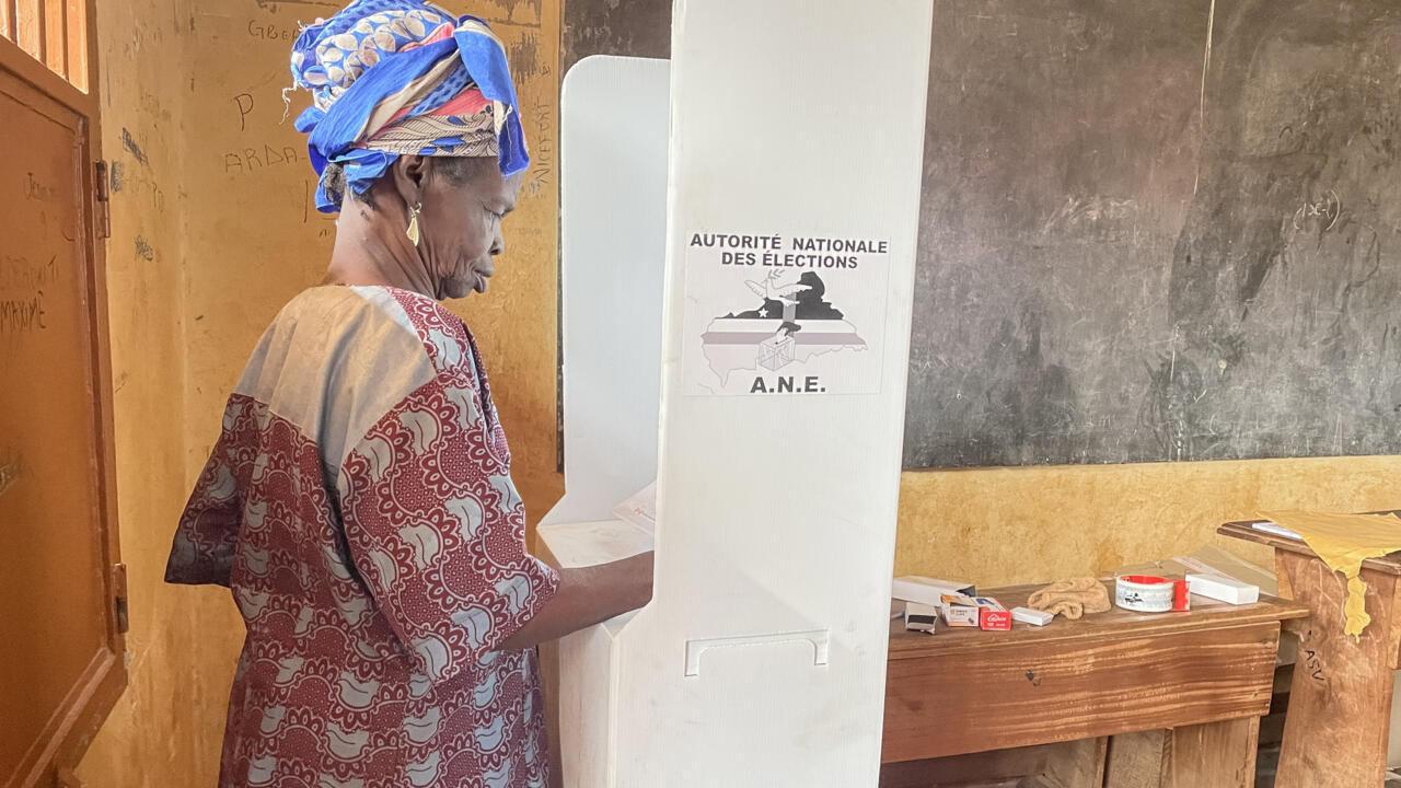 تواديرا نحو ولاية ثالثة رئيسا لإفريقيا الوسطى