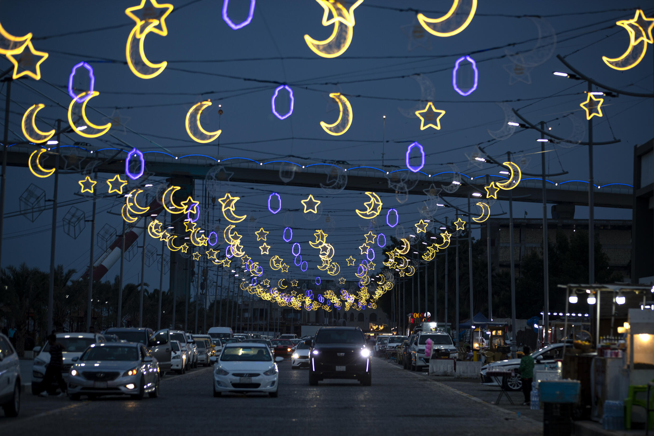 Des illuminations de rue à la veille du mois sacré de ramadan, le 10 mars 2024 à Bassorah