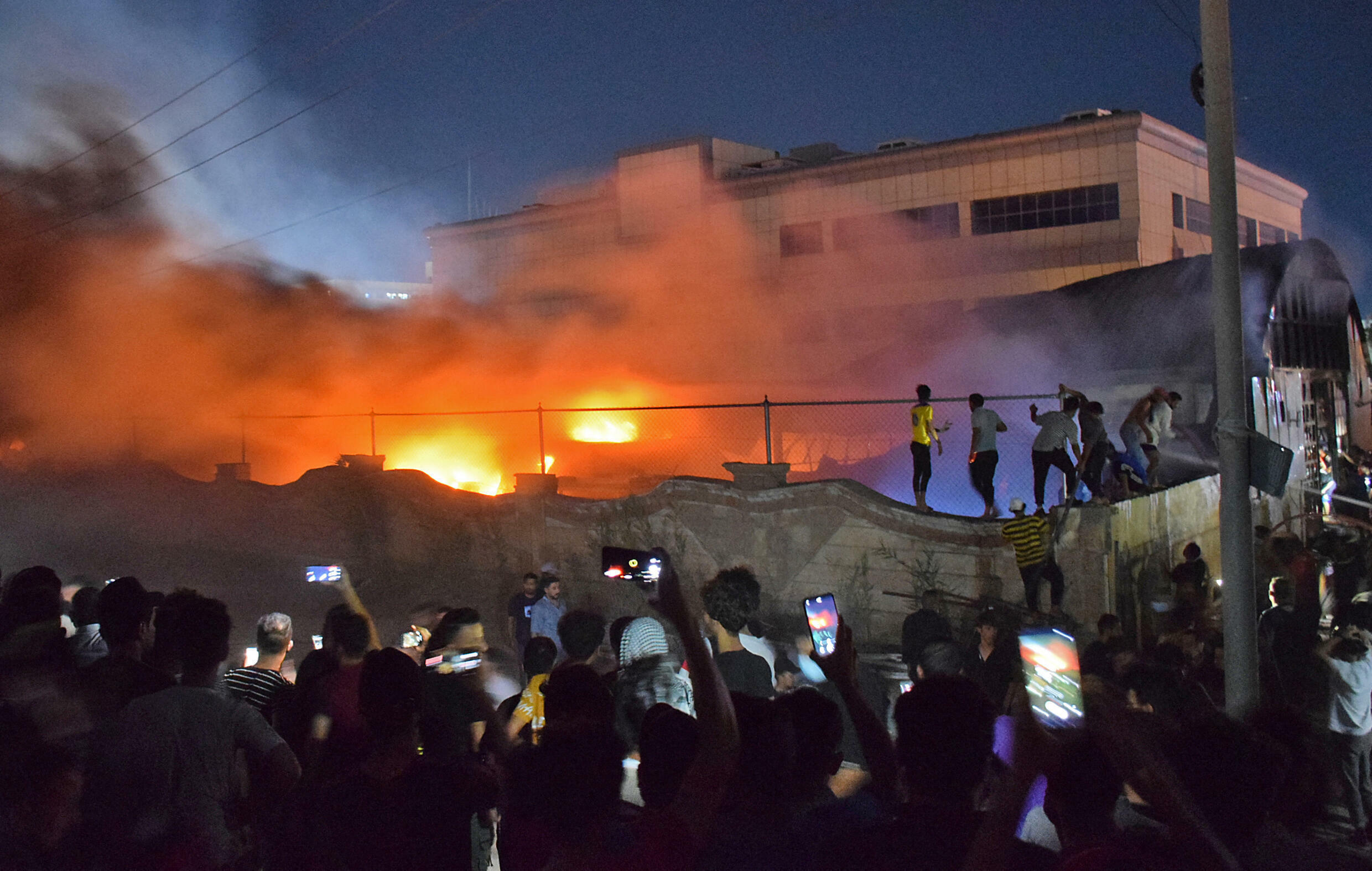 El incendio de un hospital para pacientes de Covid-19 en Irak deja decenas  de muertos