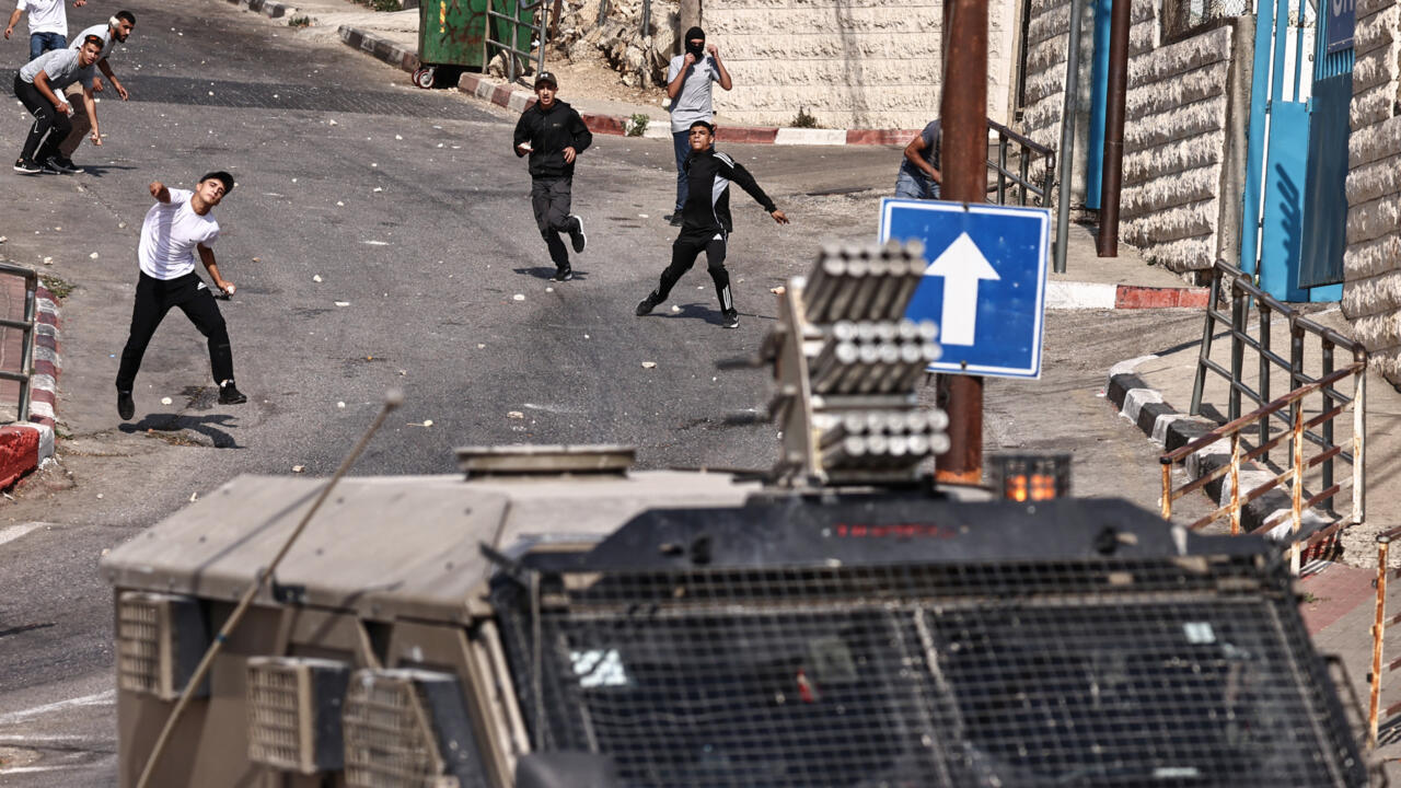 مقتل فلسطيني يبلغ 11 عاما بنيران القوات الإسرائيلية في الضفة (العائلة ووزارة الصحة)