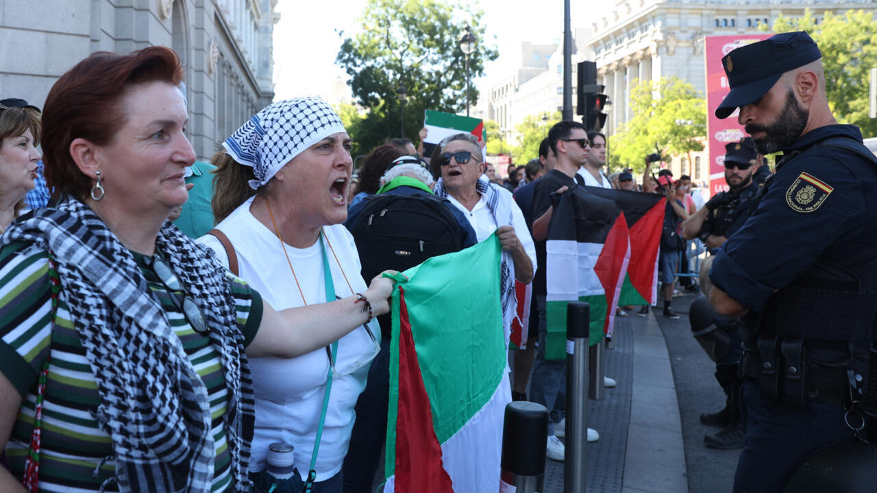 Spain's PM Sanchez 'proud' of pro-Palestinian protests as Vuelta race nears end