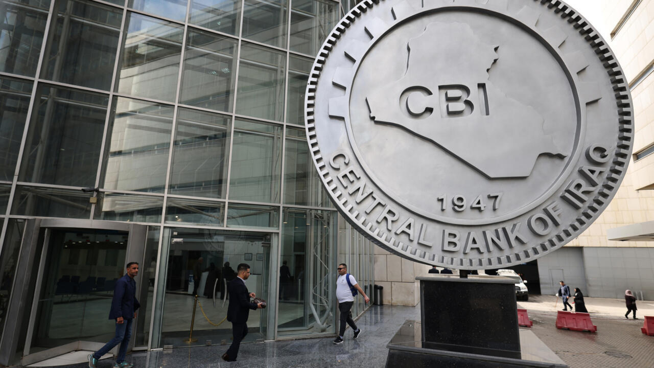 البنك المركزي العراقي يحذف حزب الله والحوثيين من قائمة أصحاب الأموال المجمّدة بعد جدل واسع