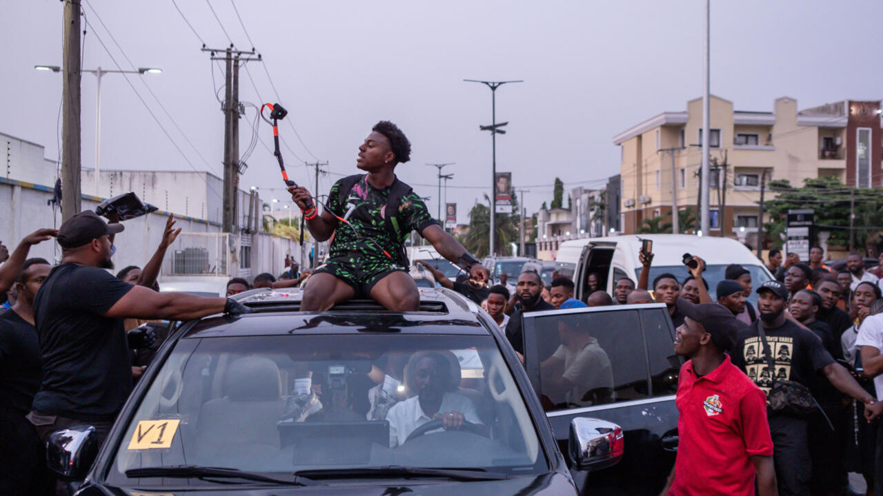 المؤثر الرقمي آي شو سبيد يسعى لإظهار صورة حيوية ومعاصرة لإفريقيا