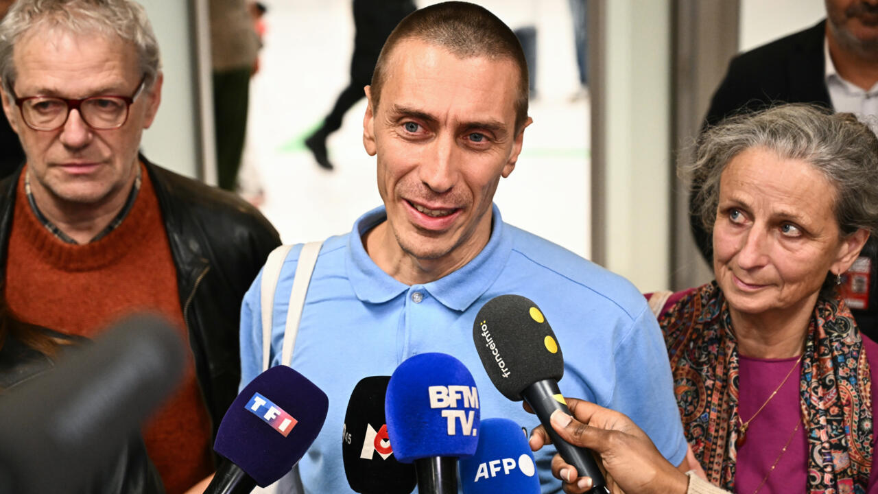 الفرنسي كاميلو كاسترو يعود إلى وطنه بعد الإفراج عنه في فنزويلا