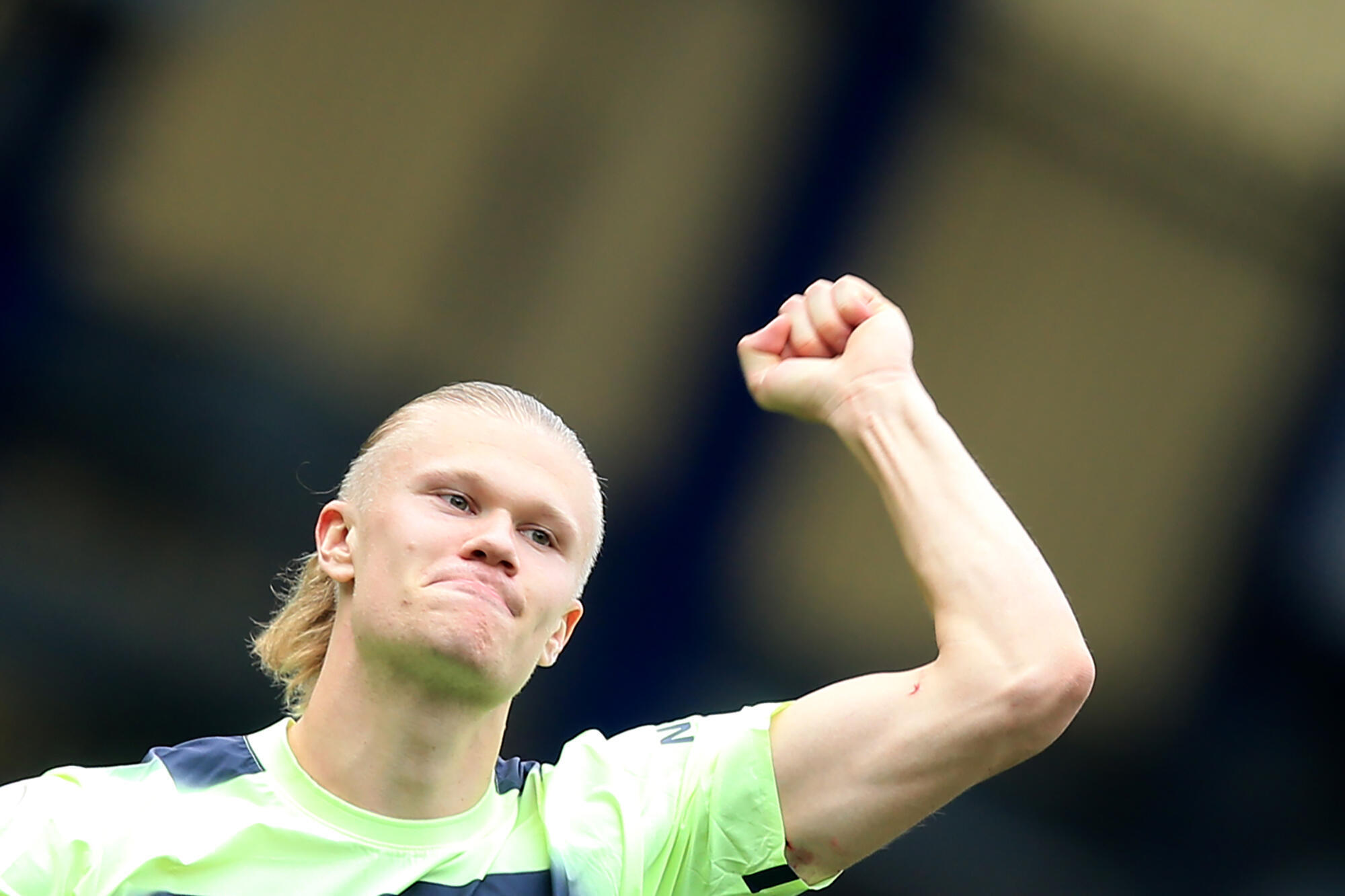 Gundogan masterclass takes Man City closer to title at Everton's expense