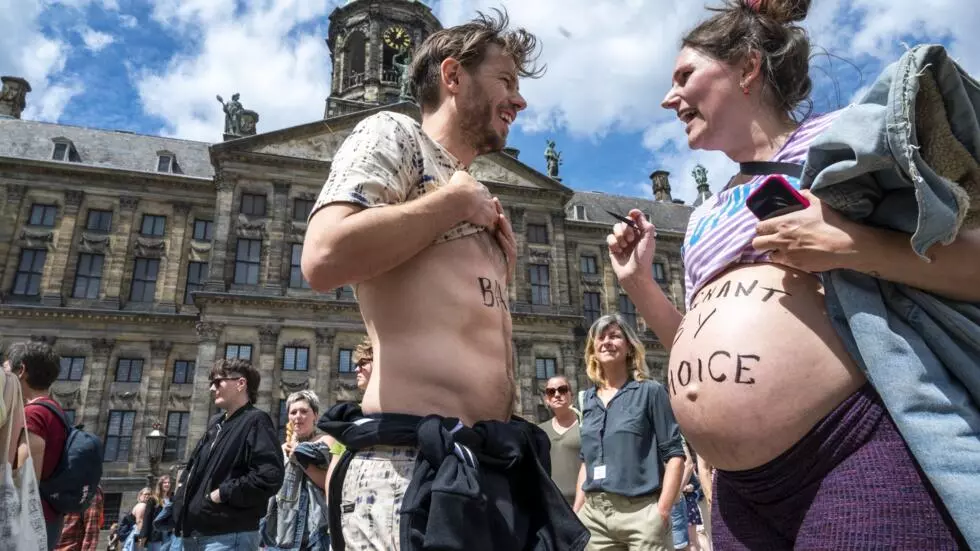 While Poland, USA and other developing countries ban healthcare for women, abortion limits in the free world are around 12 weeks 👍