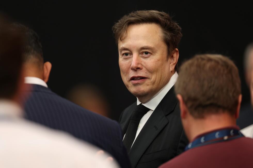 Elon Musk, patron de Tesla, le 21 septembre 2025 à Glendale, en Arizona.