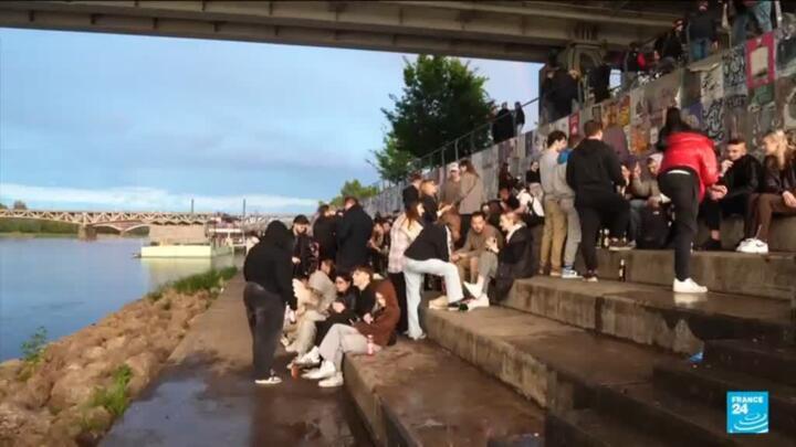 Poland's election: Young voters back extremes