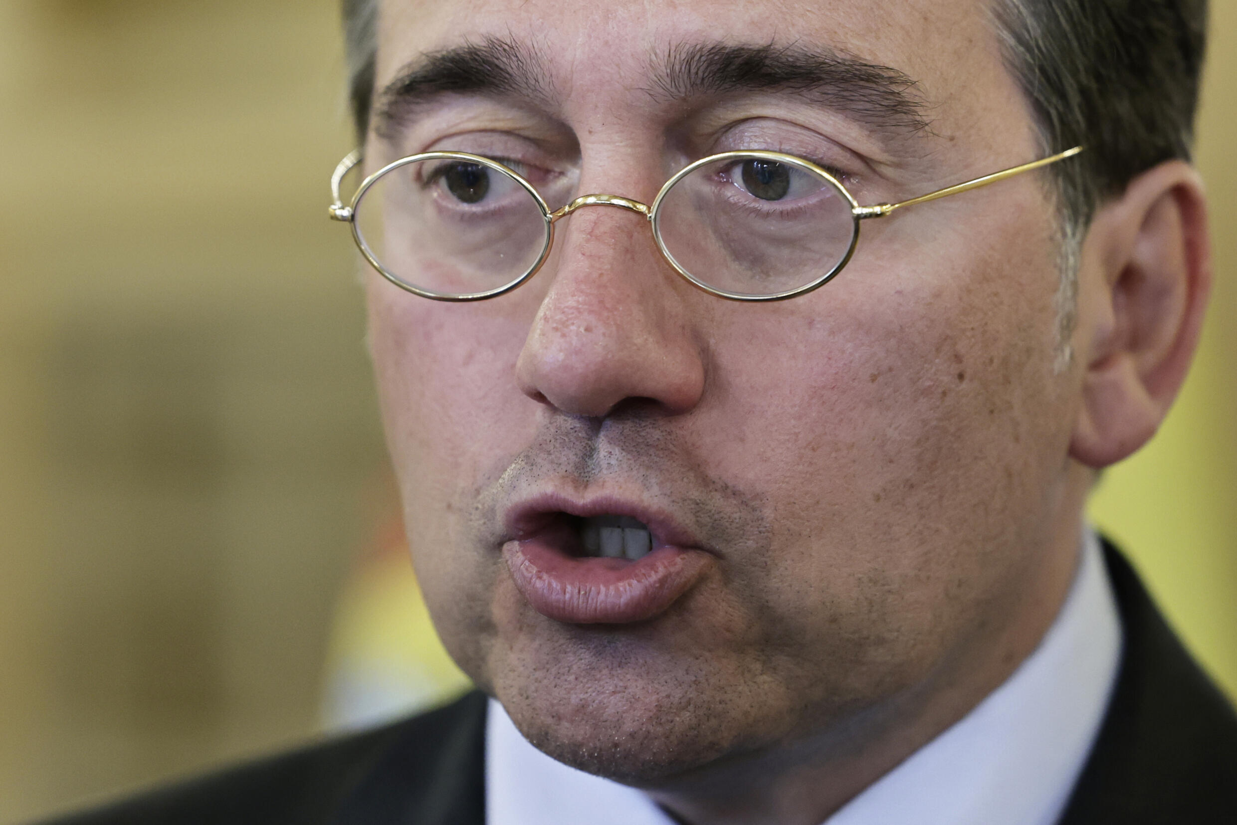 Le ministre espagnol des Affaires étrangères José Manuel Albares s'adresse à la presse après une réunion au Quai d'Orsay (ministère français des Affaires étrangères) à Paris, le 30 août 2024