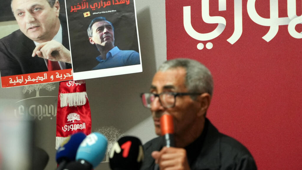 تونس: عائلة الناشط جوهر بن مبارك تؤكد تعرضه للضرب داخل السجن