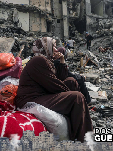 Archivo: Una mujer palestina llora entre los escombros de una casa tras regresar al campo de refugiados de Al Nusairat tras la retirada del ejército israelí de la zona, en el sur de la Franja de Gaza, el 18 de abril de 2024.