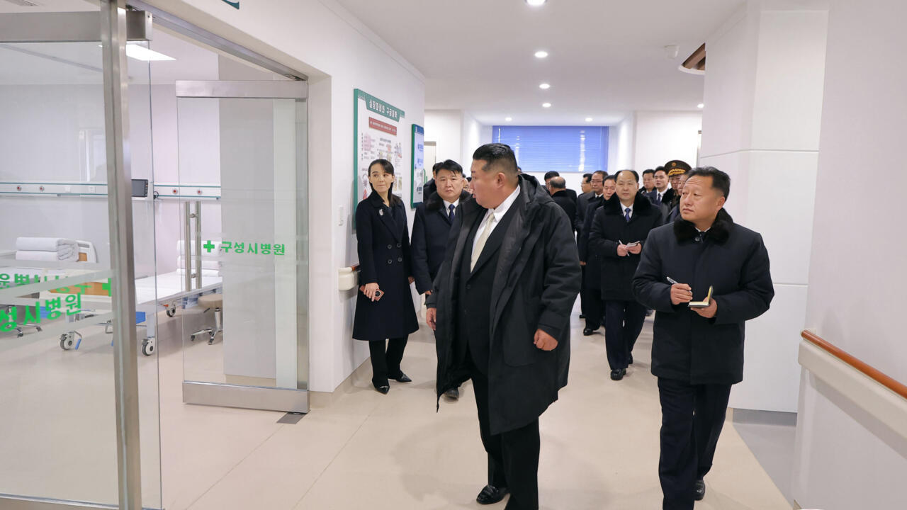 North Korean leader's sister sports Chinese foldable phone