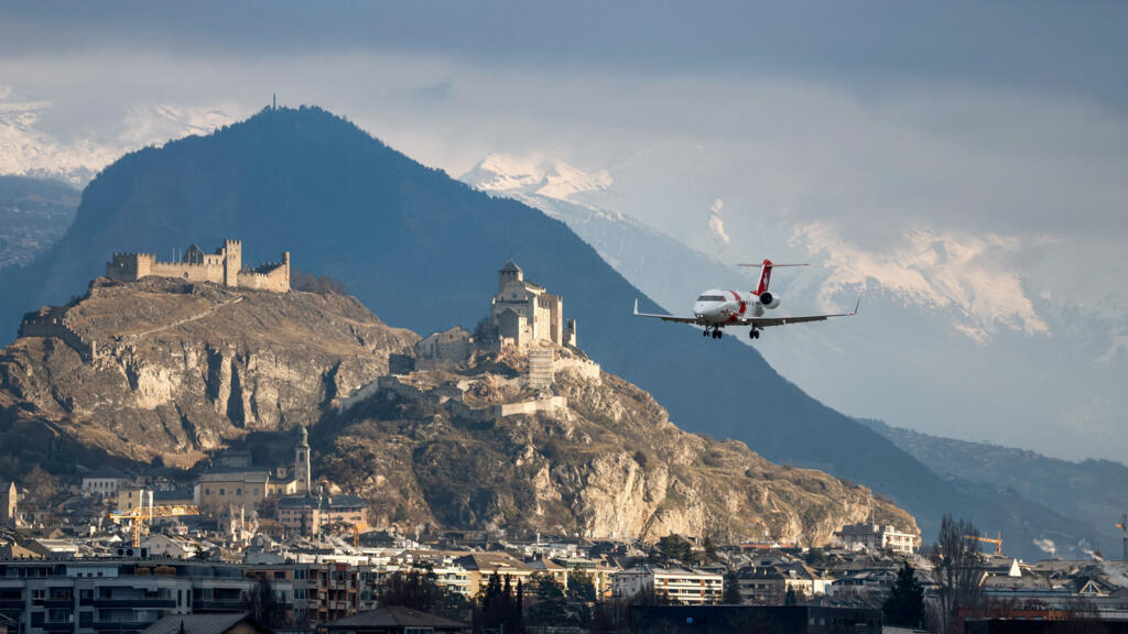 En direct : suivez la conférence de presse au lendemain de l'incendie en Suisse, à Crans-Montana