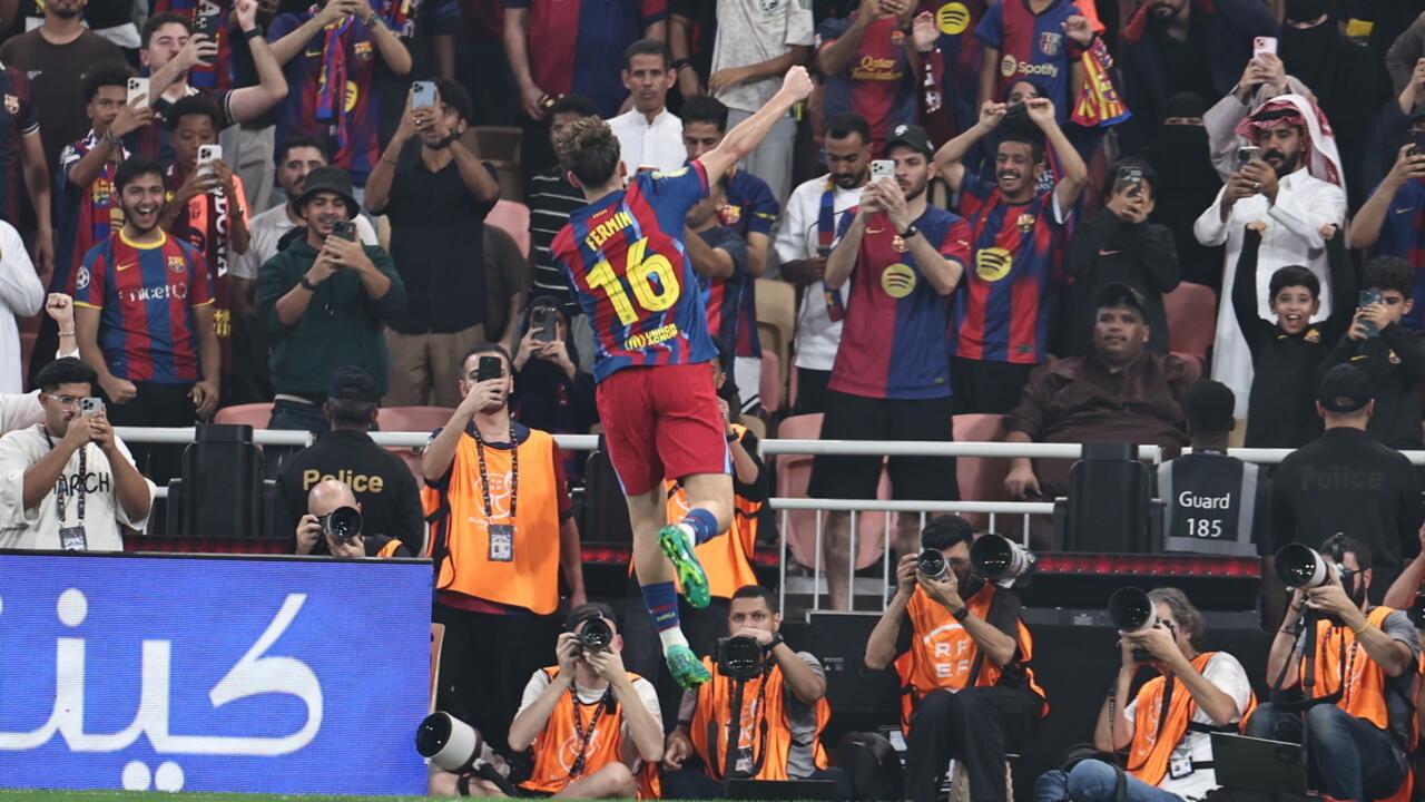 السوبر الإسباني: برشلونة يكتسح اتلتيك بلباو ويبلغ النهائي