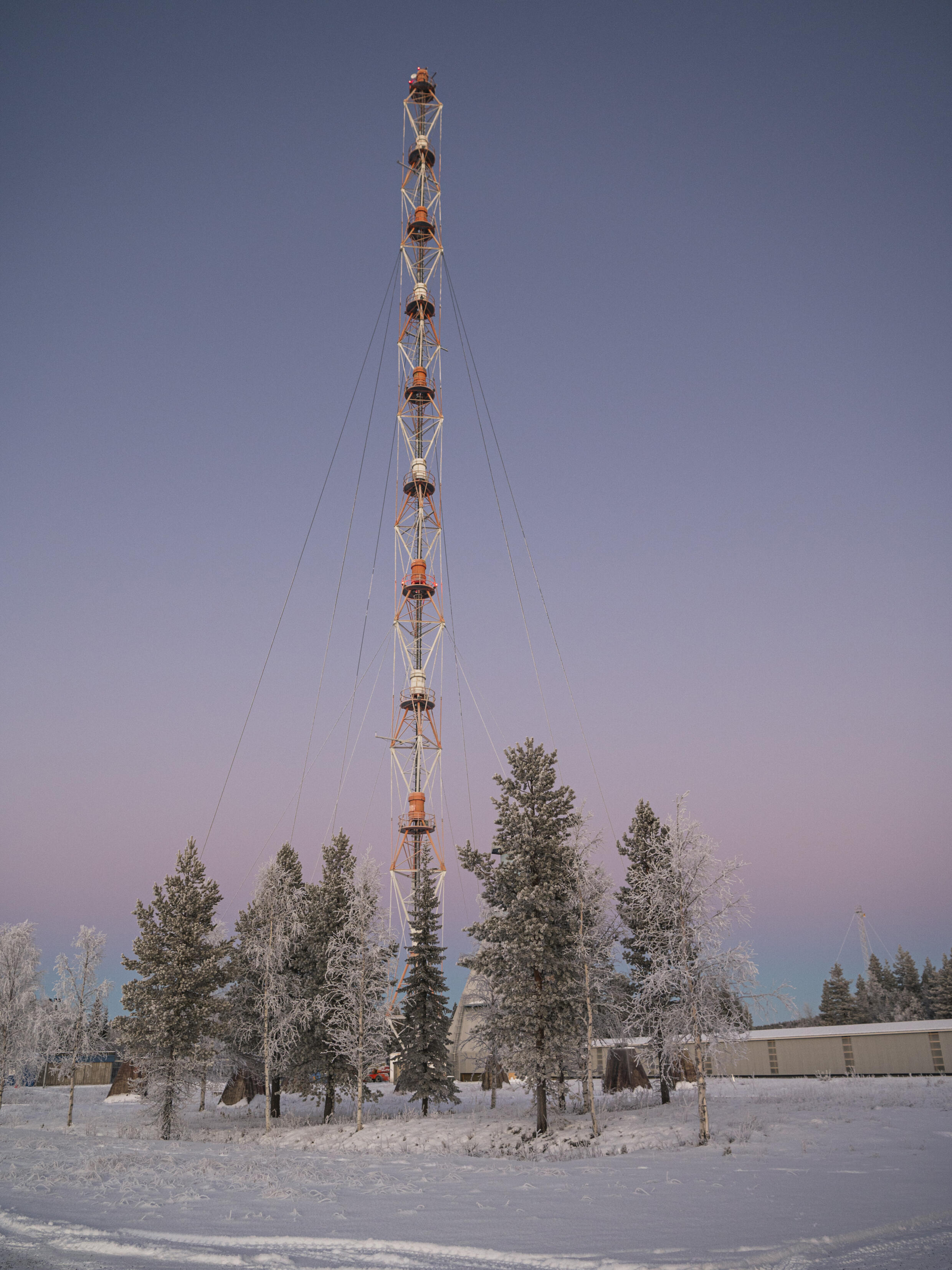 Une antenne au centre spatial Esrange, le 21 novembre 2022 à Jukkasjärvi, dans le nord de la Suède