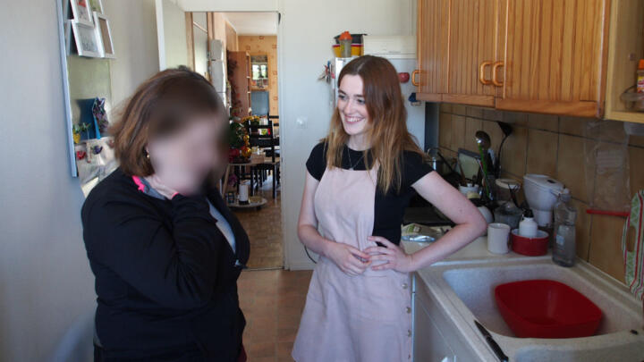 'Intergenerational' living: French programmes pair young with old