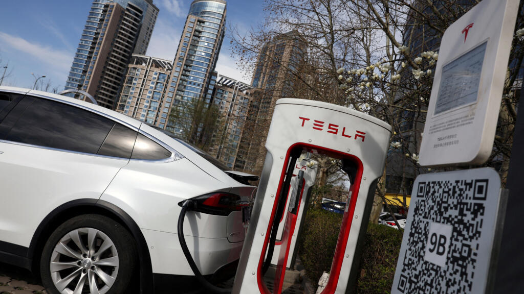 China prohibirá las manijas ocultas en las puertas de los autos a partir de 2027