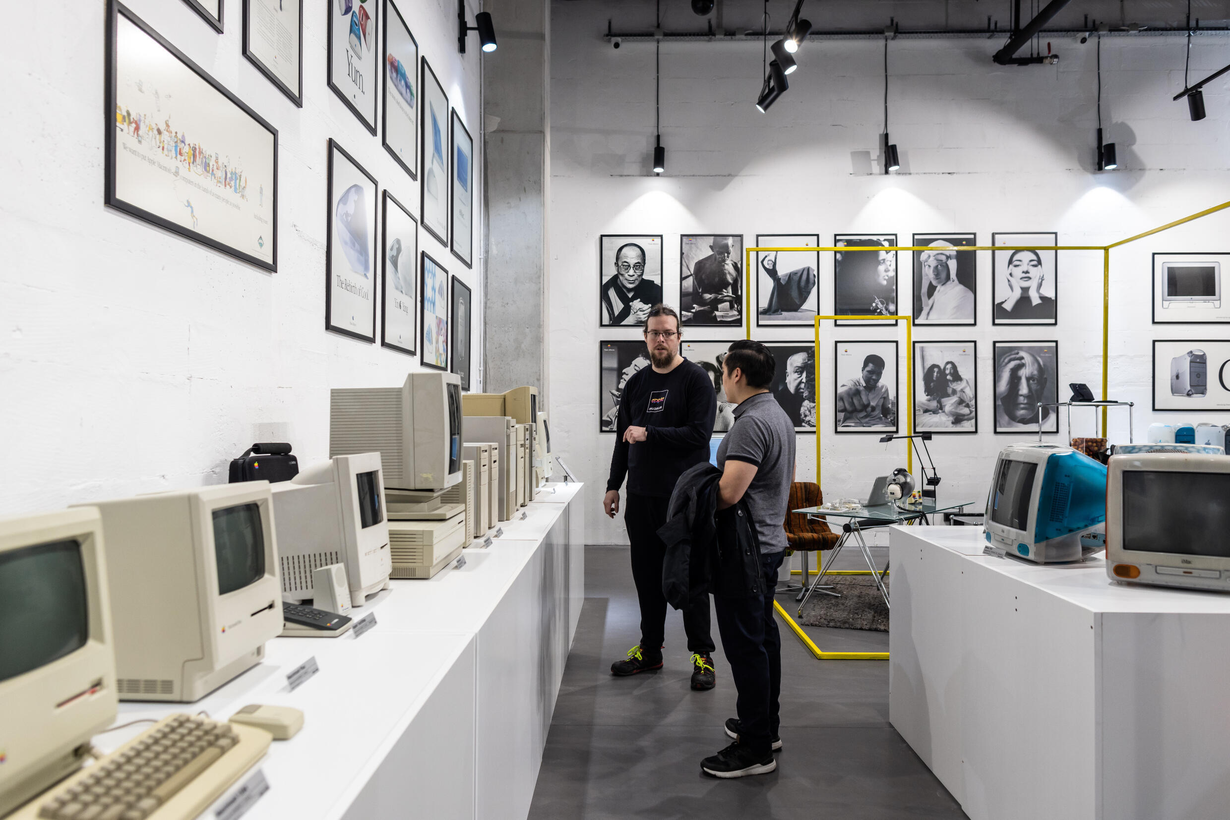 Odwiedzający Muzeum Jabłka w Warszawie 29 maja 2022 r.