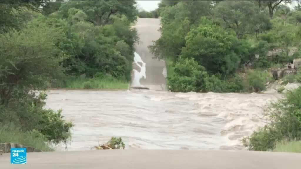 حالة تأهب قصوى في جنوب إفريقيا جراء فيضانات خلفت 9 قتلى