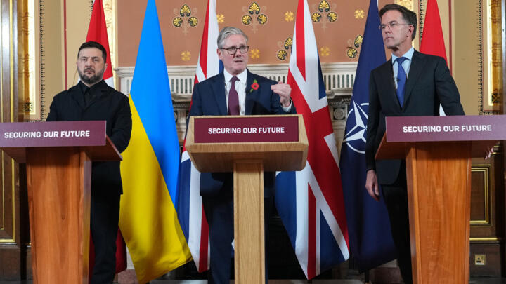 Ukraine's President Volodymyr Zelensky, Britain's Prime Minister Keir Starmer and NATO Secretary General Mark Rutte speak to press in London On October 24, 2025.