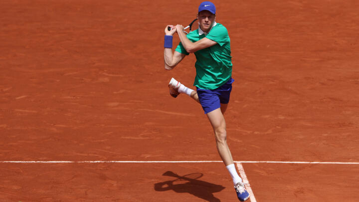 Jannik Sinner swatted aside Richard Gasquet in straight sets