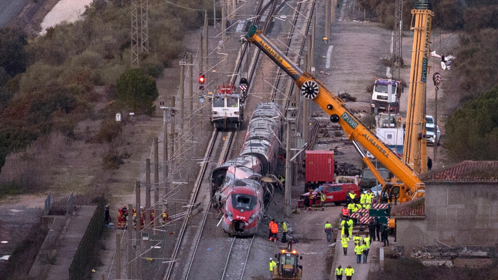 Drame ferroviaire en Espagne : un nouveau corps retrouvé, l'enquête se poursuit