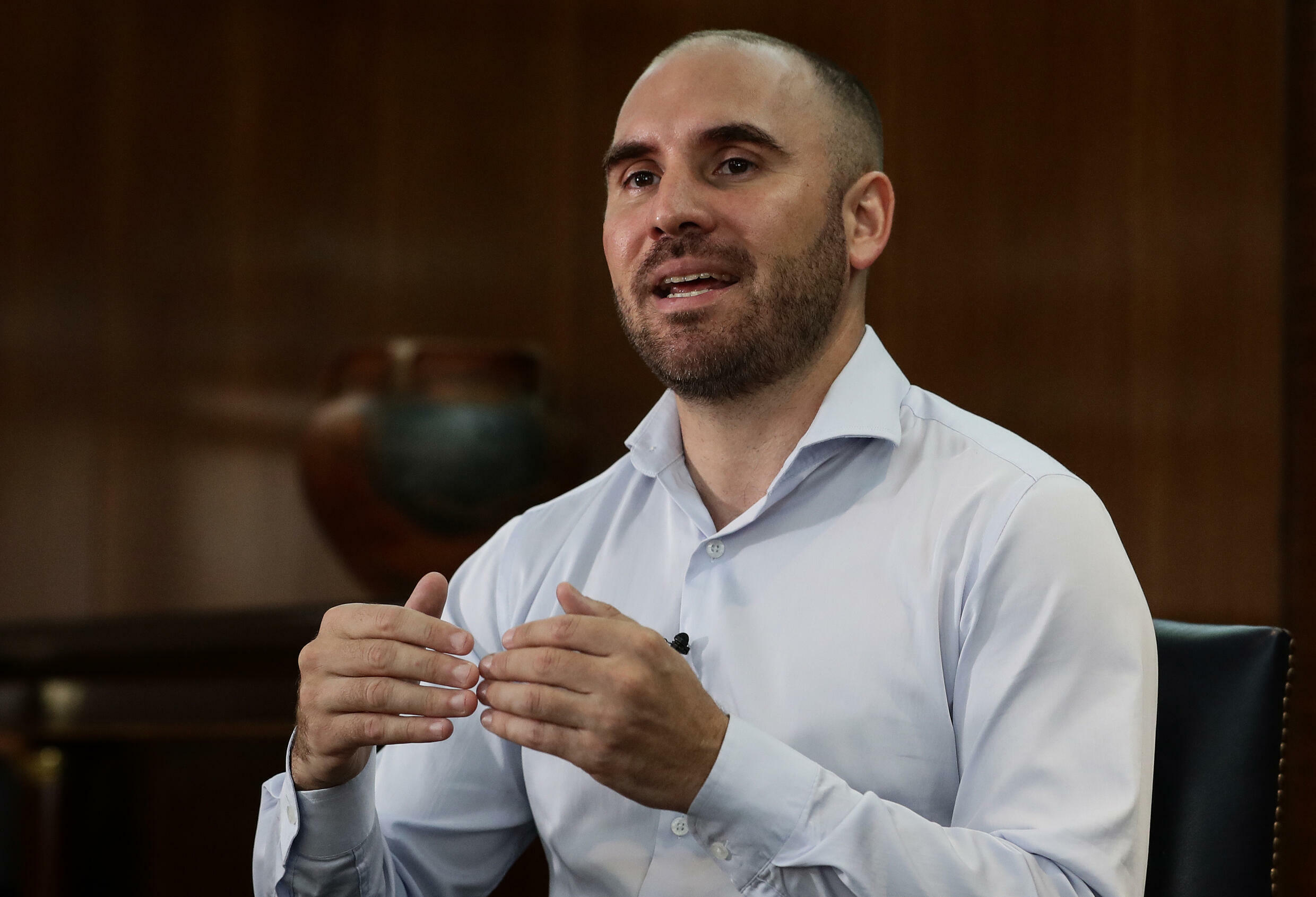 El ministro de Economía argentino, Martín Guzmán, durante una entrevista con AFP en Buenos Aires el 17 de enero de 2022.