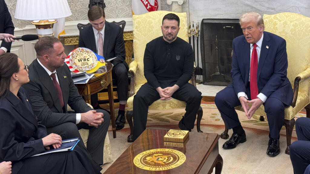 El presidente Donald Trump se reúne con el presidente ucraniano Volodymyr Zelenskyy en la Oficina Oval de la Casa Blanca en Washington, el viernes 28 de febrero de 2025.