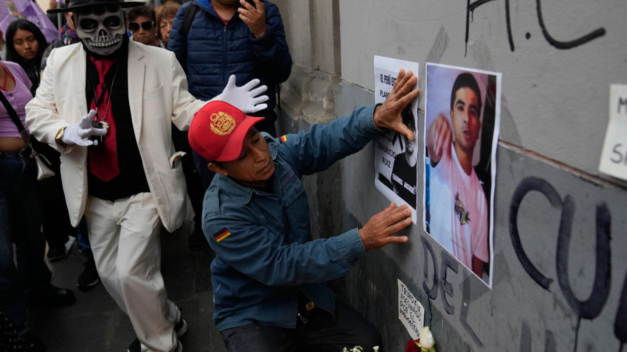 la muerte de un manifestante escala contra el presidente y dos ministros