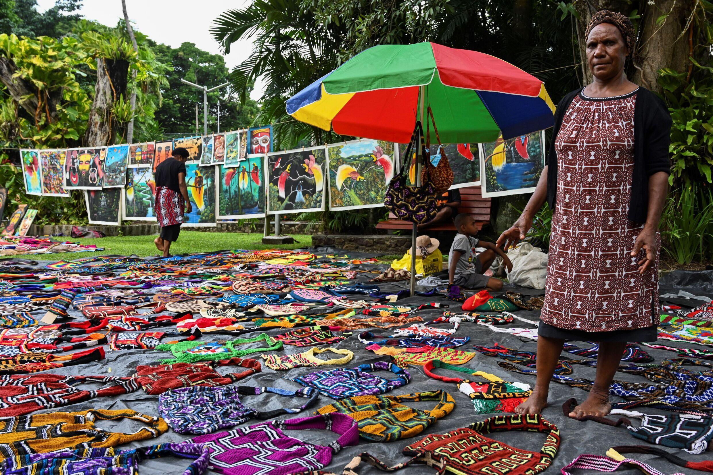 Papua New Guinea women weave their way to a living