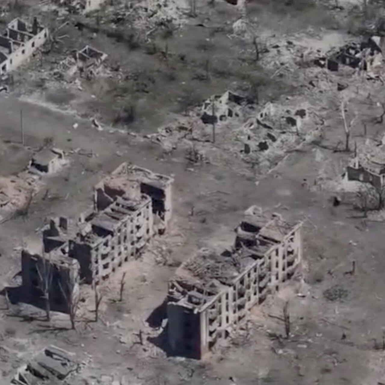 Banyoda modellar bilan porno