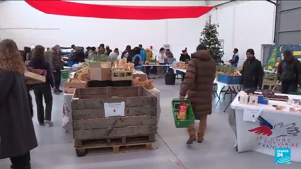 France : des bénévoles font vivre un Noël chaleureux aux moins favorisés