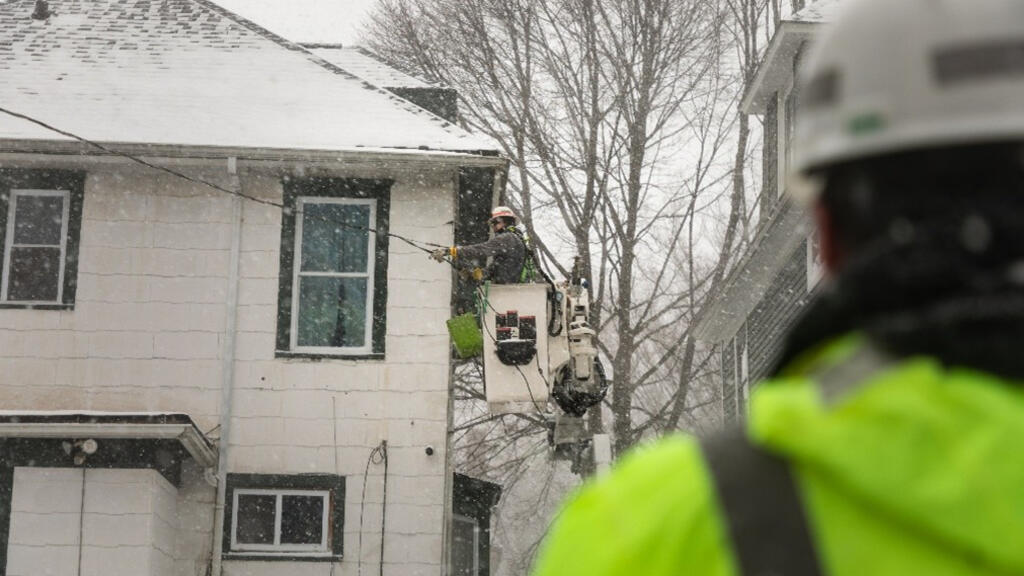 عاصفة شتوية “خطيرة” تجتاح الولايات المتحدة بالثلوج والجليد والبرد القارس