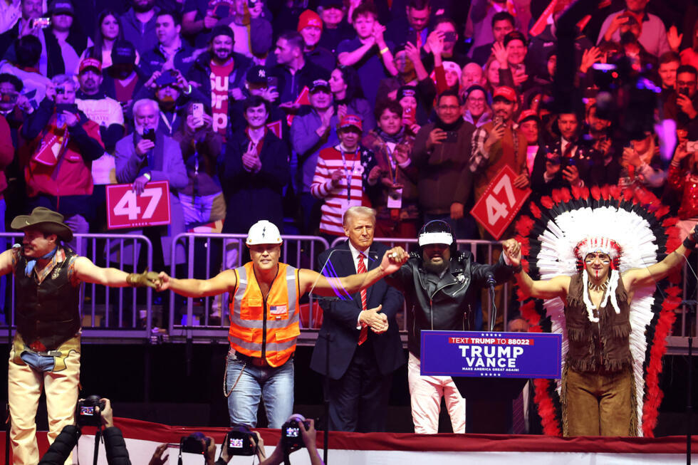À la fin du meeting de Donald Trump à Washington dimanche 19 janvier 2025, les Village People ont interprété leur tube "YMCA", devenu l'un des hymnes de campagne du républicain.