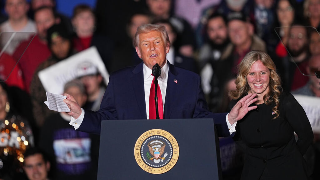 لقد أدلى ترامب بتصريحات متعصبة ضد المهاجرين من البلدان “القذرة”.