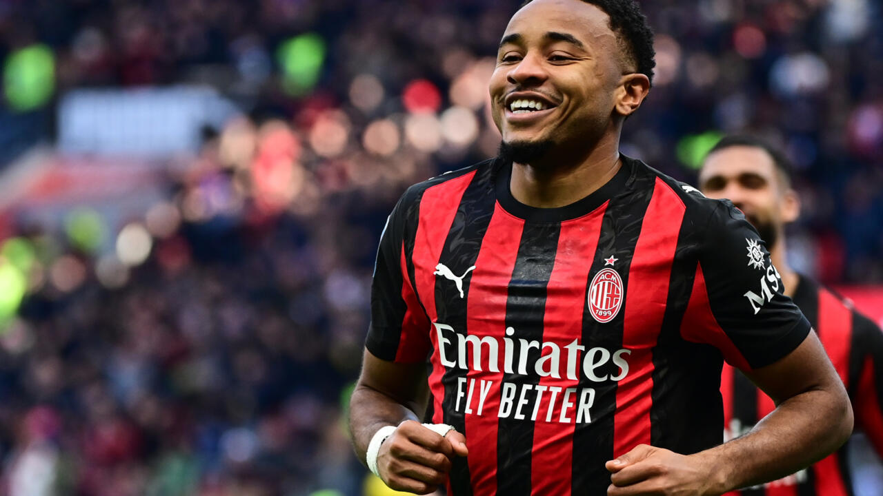 بطولة إيطاليا: ميلان ينهي العام بانتصار كبير على فيرونا ويتصدر موقتا