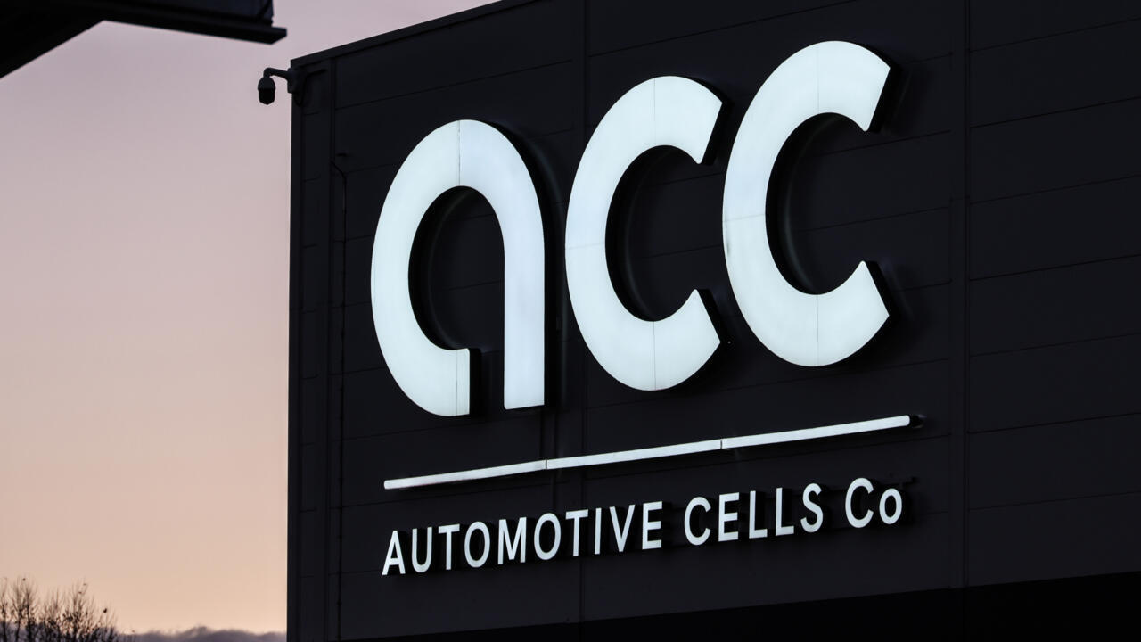 أوتوموتيف سيلز تلغي مصنعين لبطاريات السيارات في إيطاليا وألمانيا