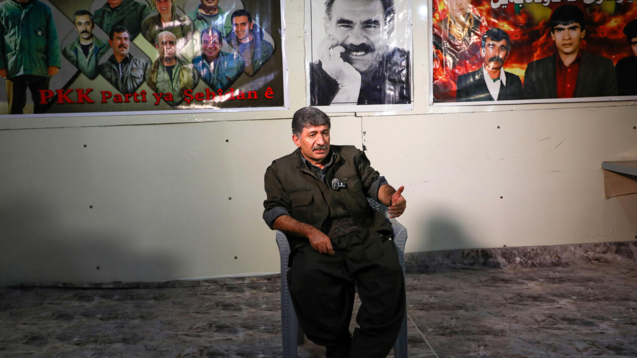 حزب العمال الكردستاني "لن يتخذ أي خطوة أخرى" ويطالب تركيا بالإفراج عن أوجلان (قيادي لفرانس برس)