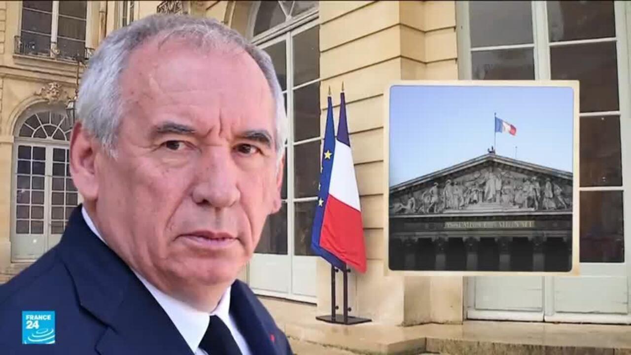 شبح سقوط الحكومة الفرنسية يقترب.. من سيخلف بايرو؟