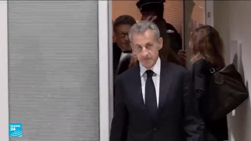 ساركوزي يغادر السجن بعد أمر محكمة فرنسية بإخلاء سبيله
