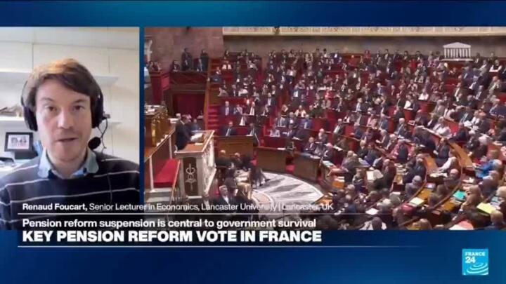 Far left dismisses pension reform suspension, Socialists claim victory, far right embraces stability