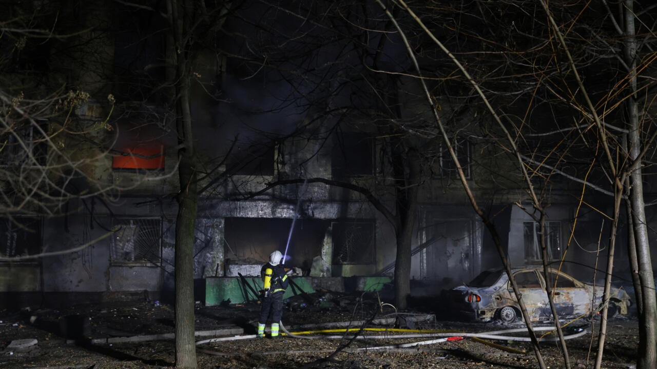 أوكرانيا: إصابة سبعة أشخاص على الأقل جراء قصف روسي بمسيرات استهدف منطقة سومي